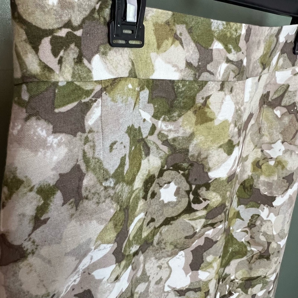Banana Republic Beautiful Taupe Floral Skirt Knee Length Size 10P Linen Blend - Picture 7 of 10